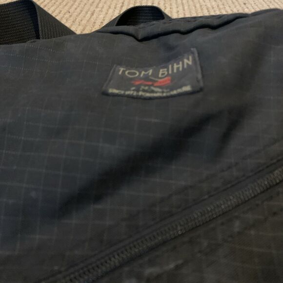 Tom Bihn - Daylight Backpack - Black 400 Halcyon/Northwest Sky 200 Halcyon - Picture 2 of 9